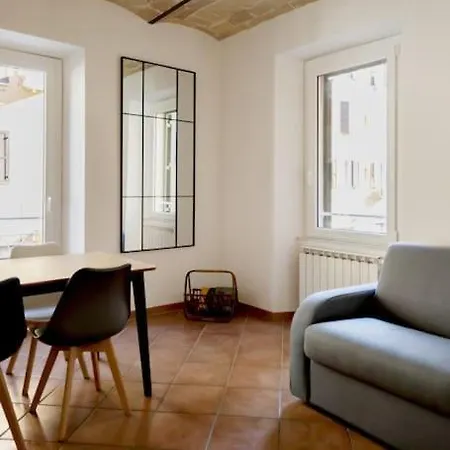 Apartment San Lorenzo Cozy In Rom